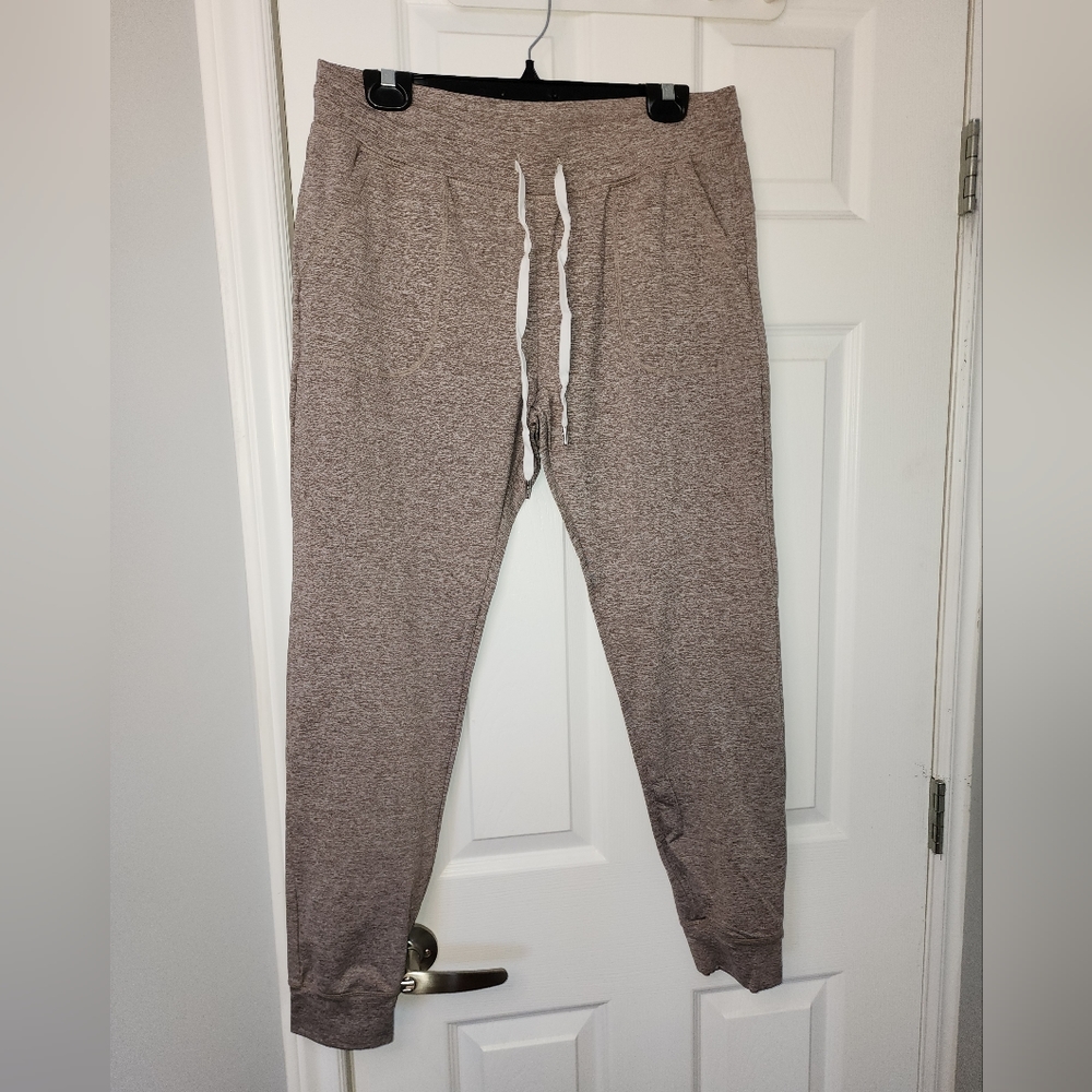 ZYIA Jogger